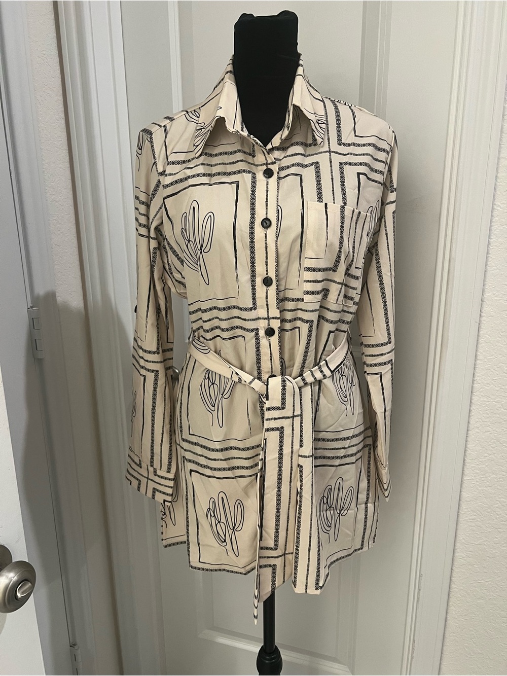 HYPSTERS Women’s Shirt Dress Belted Long Sleeve Cream Black Geometric Cactus Pri